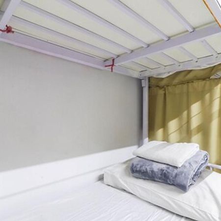 Ark Hostel City Center Manila Pasay Esterno foto