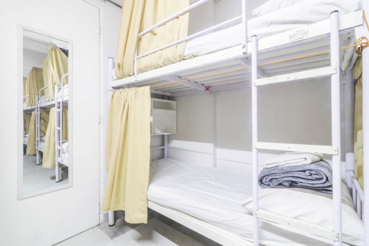 Ark Hostel City Center Manila Pasay Esterno foto