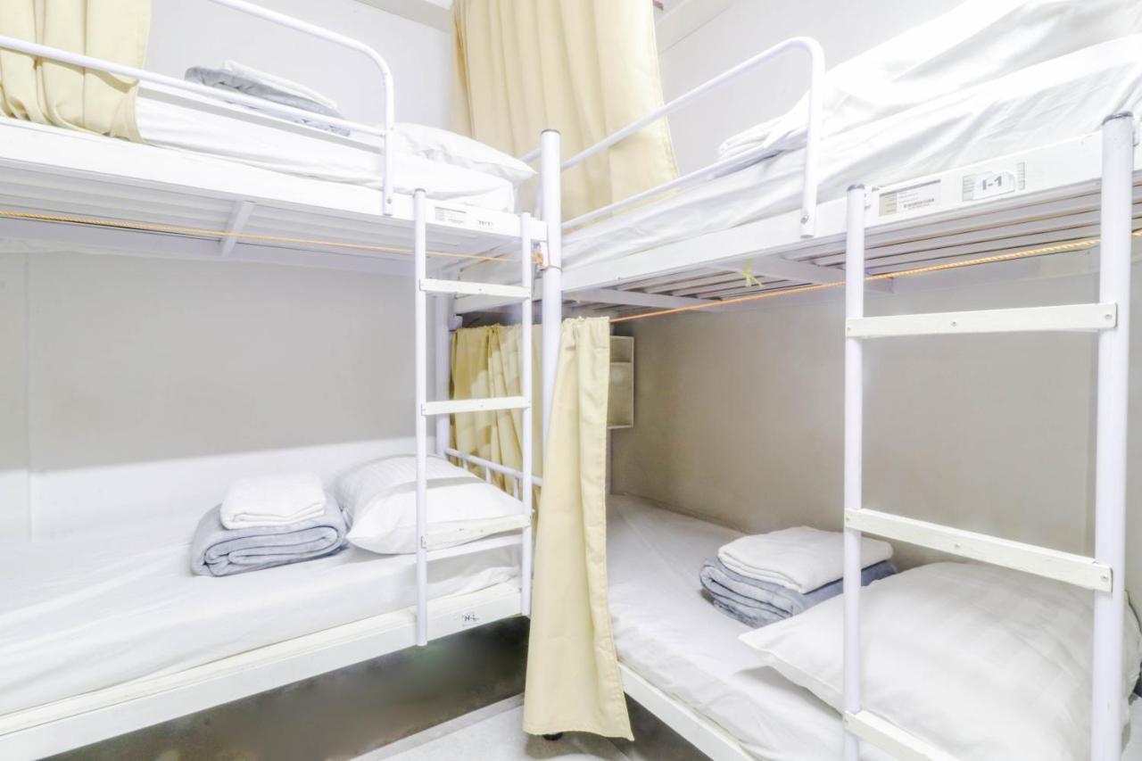 Ark Hostel City Center Manila Pasay Esterno foto