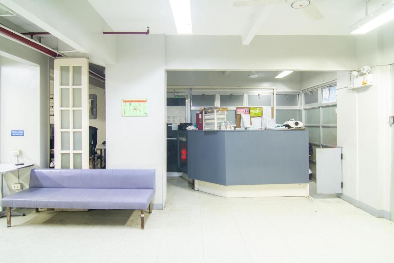 Ark Hostel City Center Manila Pasay Esterno foto