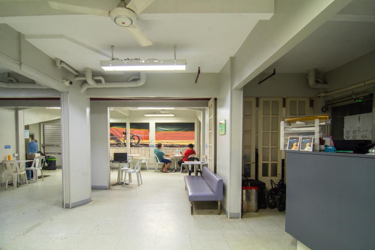 Ark Hostel City Center Manila Pasay Esterno foto