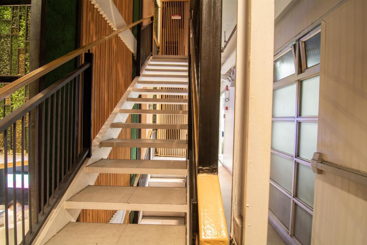 Ark Hostel City Center Manila Pasay Esterno foto