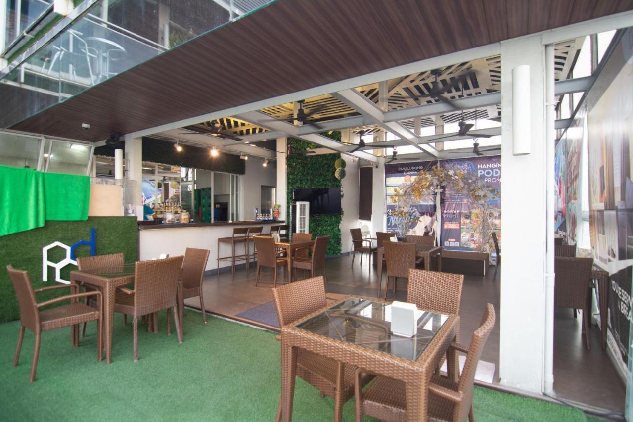 Ark Hostel City Center Manila Pasay Esterno foto