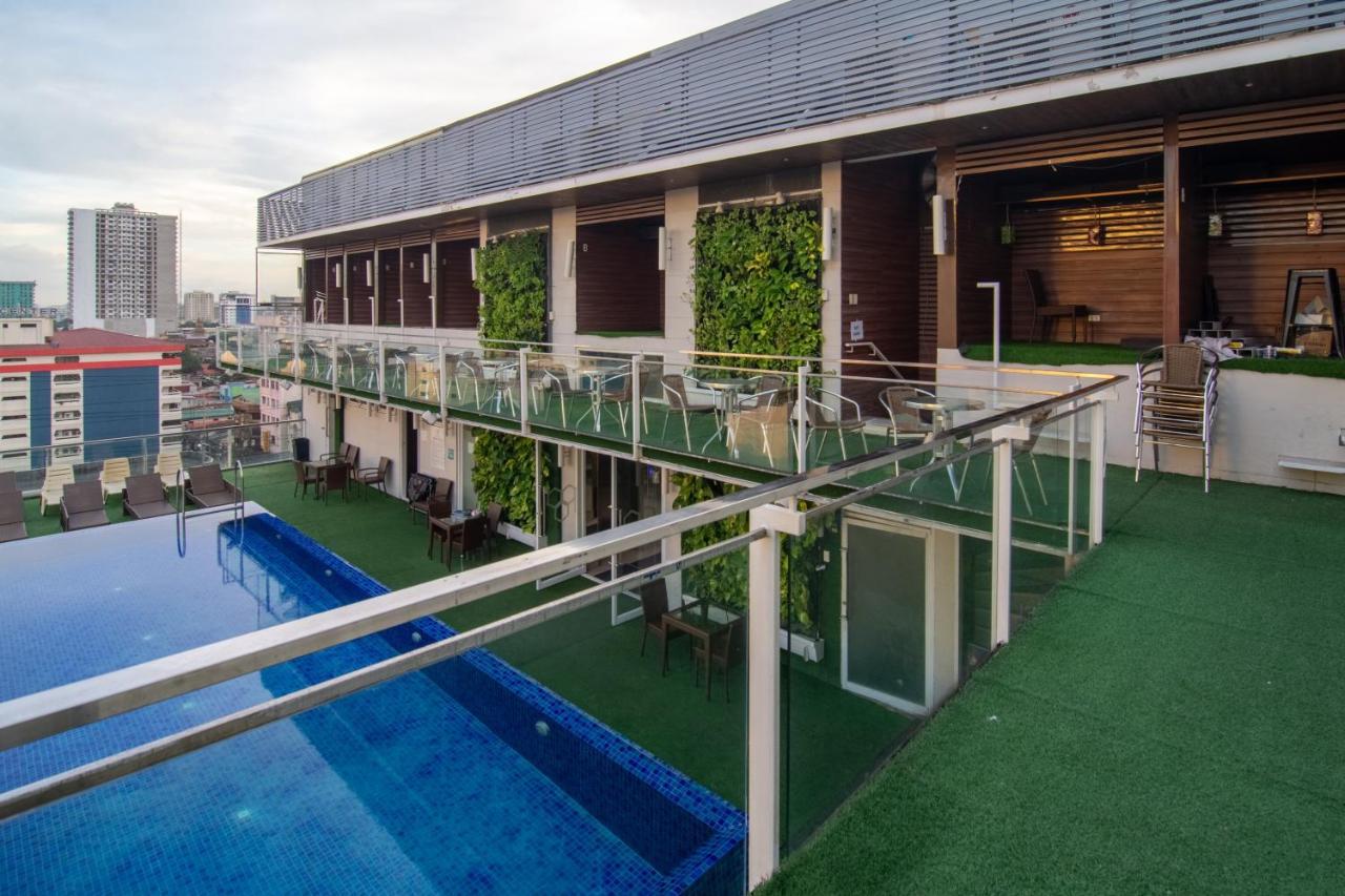 Ark Hostel City Center Manila Pasay Esterno foto