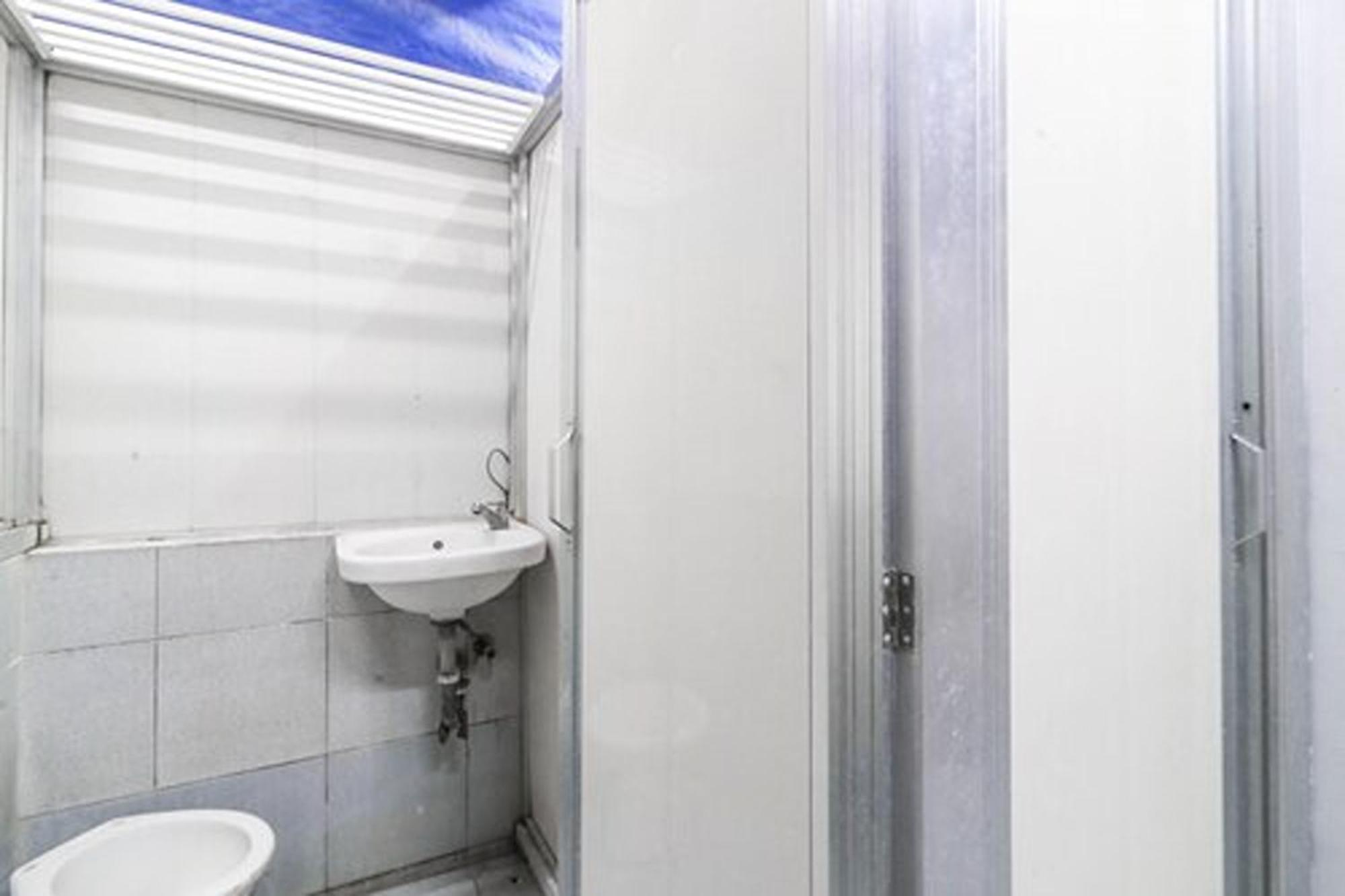 Ark Hostel City Center Manila Pasay Esterno foto