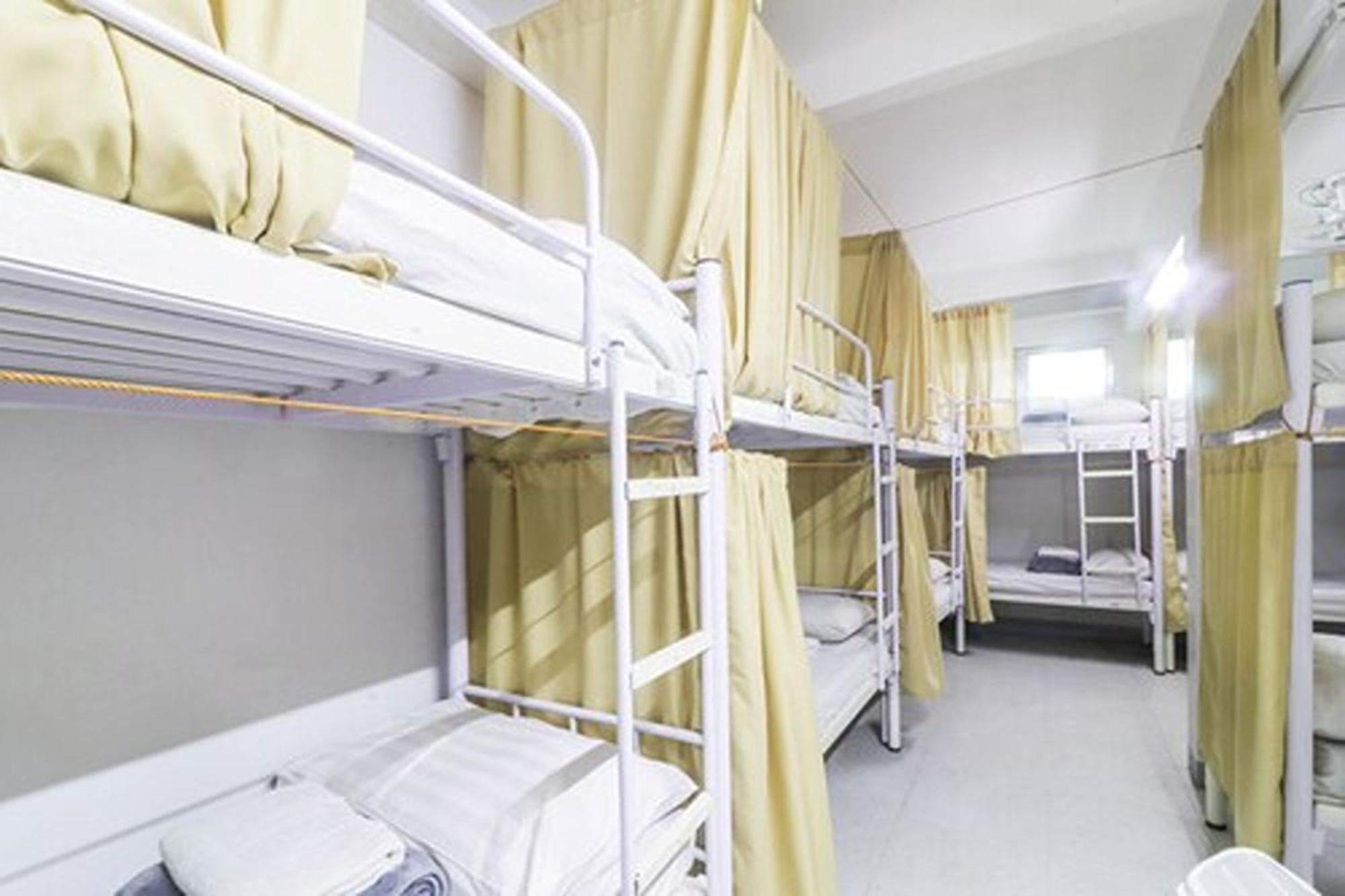 Ark Hostel City Center Manila Pasay Esterno foto
