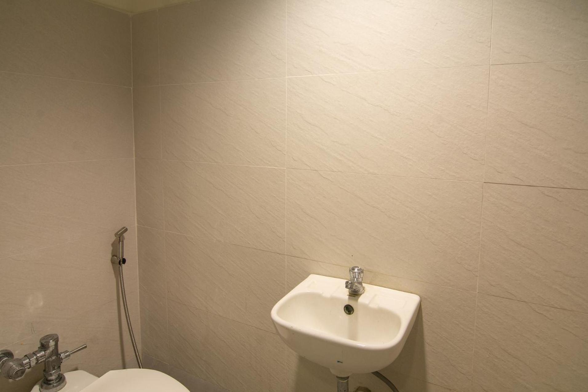 Ark Hostel City Center Manila Pasay Esterno foto